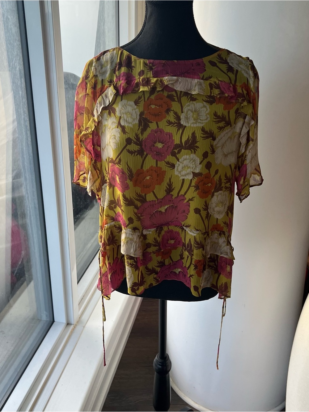 Excellent Condition! Massimo Dutti Floral Ruffle Short-Sleeve Blouse - size M